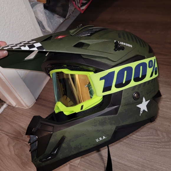 Bilt Other - XL Green Motocross Helmet with Green Goggles